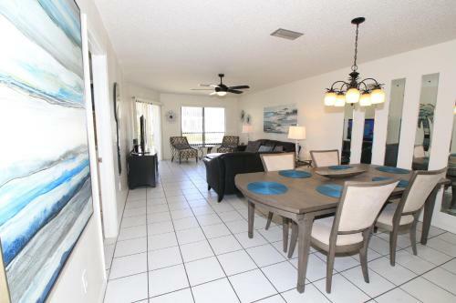 Absolute Anna Maria Two-bedroom Apartment