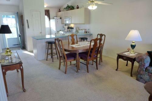 Fall Creek 2bdr Condo (34-29)