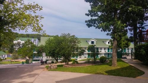 Hotel Branson Surrey Inn
