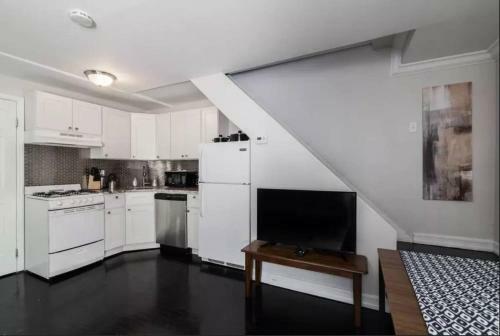 Large Home! 5br/2ba + Private Garden Williamsburg