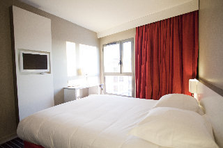 Hotel �telia