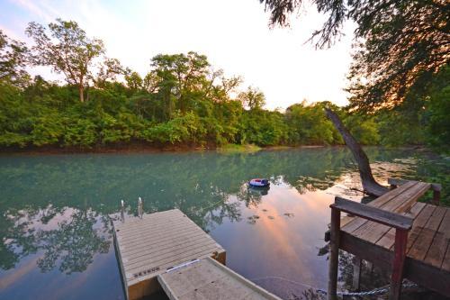 Maverick's River Retreat