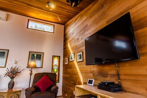 Tucker