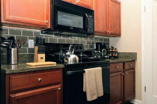 Deluxe Clearwater Apartment (cp-614)