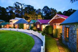 Hotel Strahan Village (Hilltop Gdn)