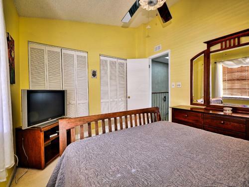 Sunset Villa Unit 104