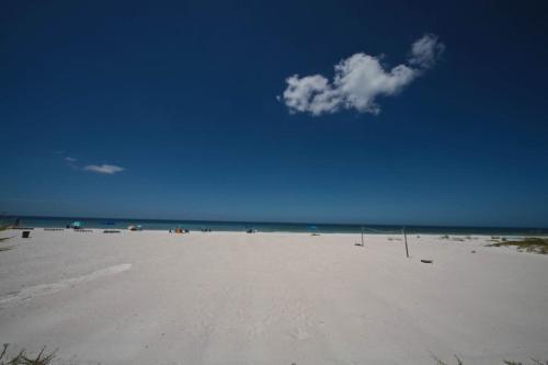 Apartamento Sand Castle III Condo #301