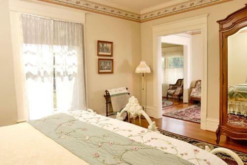 The Corinthian Bed And Breakfast