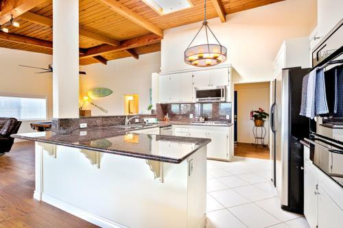 Dp-338 - Hillside Getaway Two-bedroom Holiday Home
