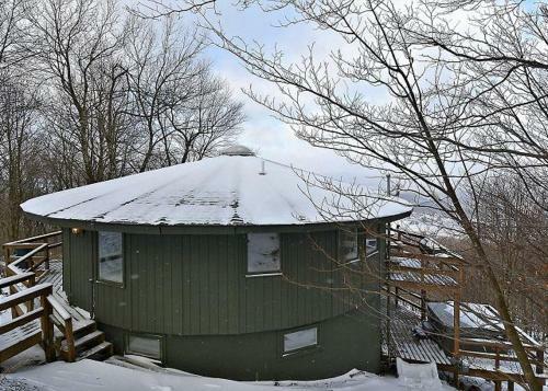 Round To It Three-bedroom Chalet
