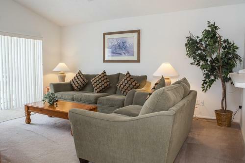 Sarah's Hampton Lakes Villa - Three Bedroom Home