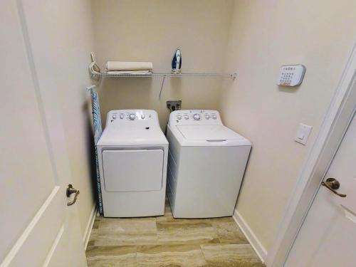 Aco Six Bedroom Home In Champions Gate (1705)