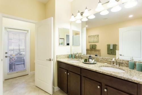 Champions Gate - Eight Bedroom Villa - Cg023