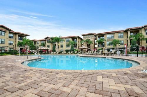 Charo Apartment # 904-537