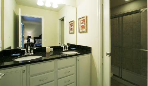 8 Br Villa #1189 At Windsor Of Westside