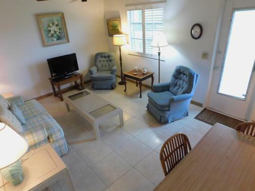 Apartamento The Grove Beach Condominiums