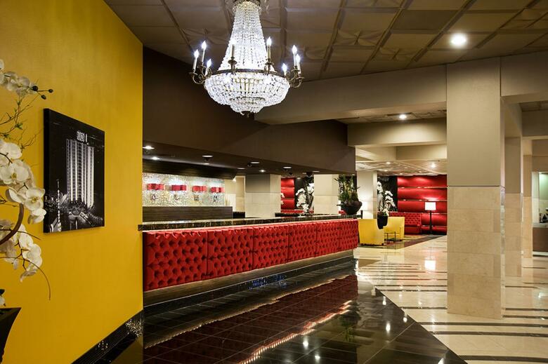 Plaza Hotel & Casino