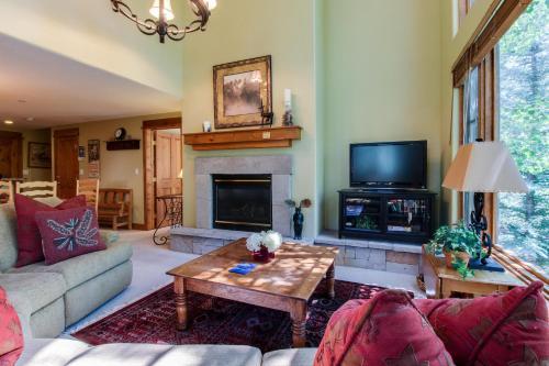 Pinecone Lodge In Arrowhead