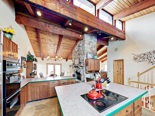 4683 Bellyache Ridge Rd Home