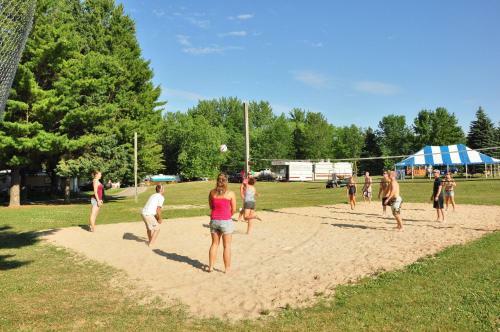 Plymouth Rock Camping Resort Deluxe Cabin 12