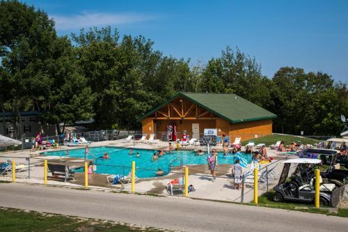 Plymouth Rock Camping Resort Deluxe Cabin 15