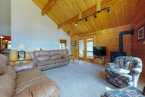 Twin Pines Cabin