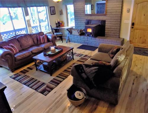 Location! Nature Lovers Getaway - Close To Historic Downtown