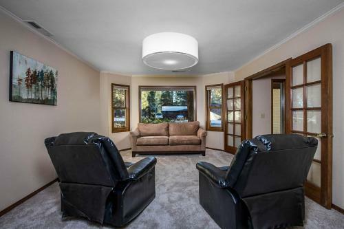 Mockingbird Retreat