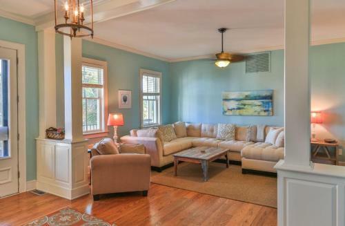 East Ashley Avenue 1414 - Trade Winds Home