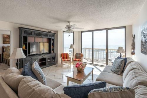 Apartamento Chas. Oceanfront 419 Condo