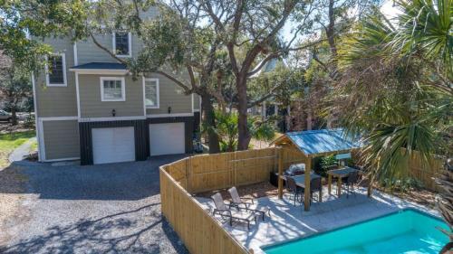 East Ashley Avenue 1008 - The Okeanos Home