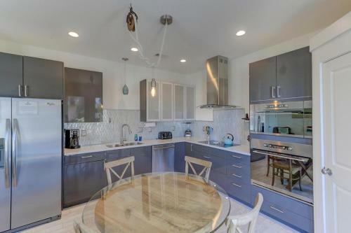 125-b East Ashley Townhouse