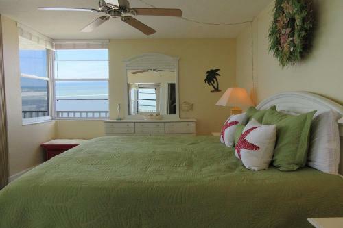 Estero Beach & Tennis #1106a Apartment
