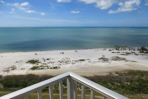 Estero Beach & Tennis #1106a Apartment