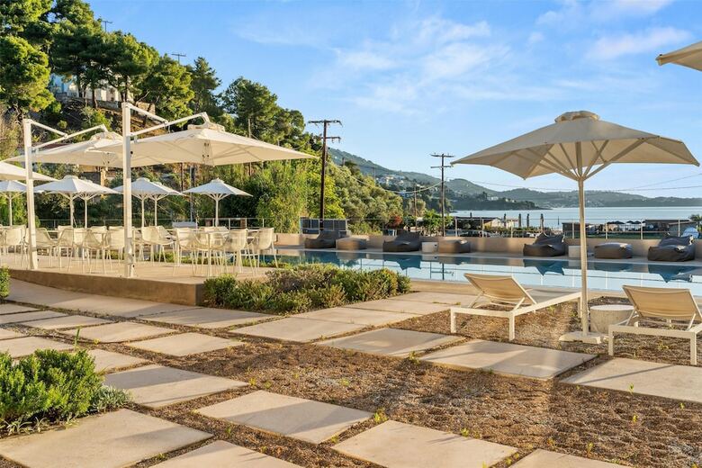 Hotel Radisson Resort Plaza Skiathos