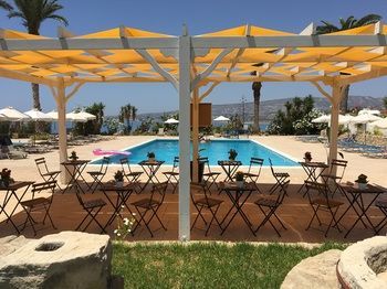 Vrachia Aparthotel