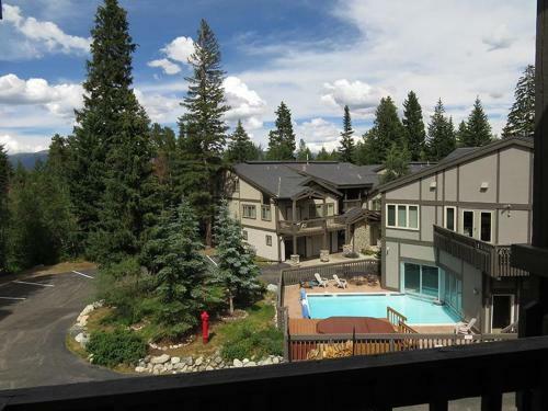 Cross Creek 207