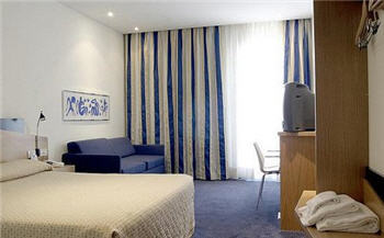 Hotel Holiday Inn East