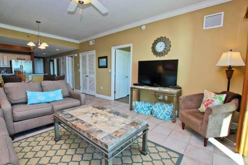 Crystal Shores West 1007 Apartment
