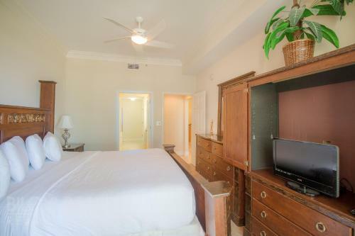 Legacy I 102 - Two Bedroom Apartment