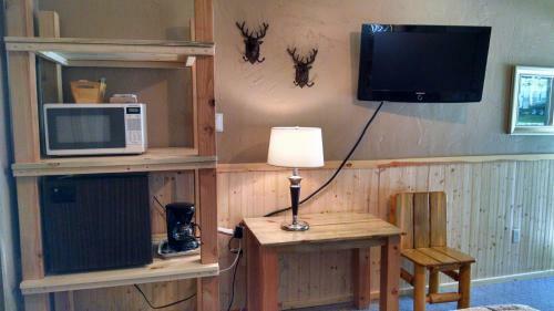 Trails End Cabins & Motel