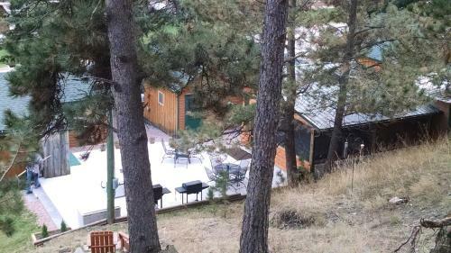 Trails End Cabins & Motel