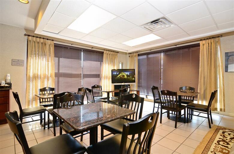 Hotel Quality Inn Airport I-240