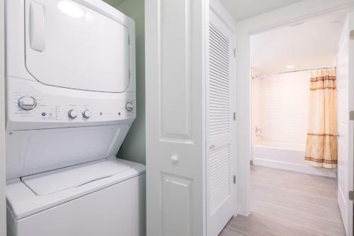 Luxury 2 Bedroom Apartments With Balcony