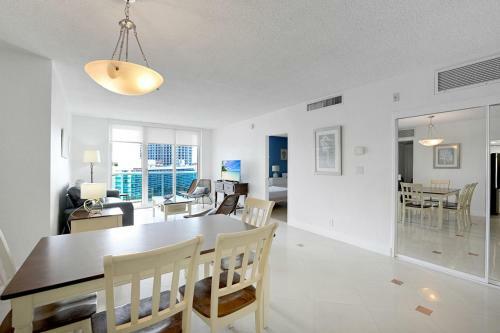 Apartamento 2 Bedrooms 2 Full Bathrooms Apt. On The Beach