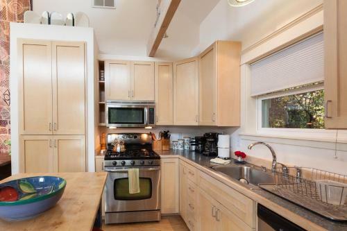 Tree House-river View-2br/1ba