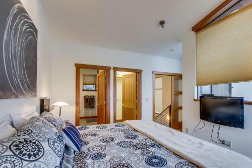 Riverview Loft