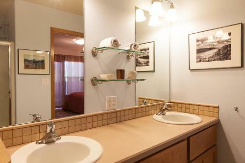 Adamsview-rvr/mtn Vws-3br/2b