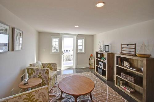 2301 Palm Boulevard Home