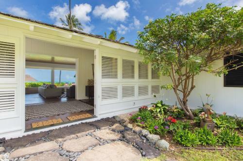Lanikai Oceanside